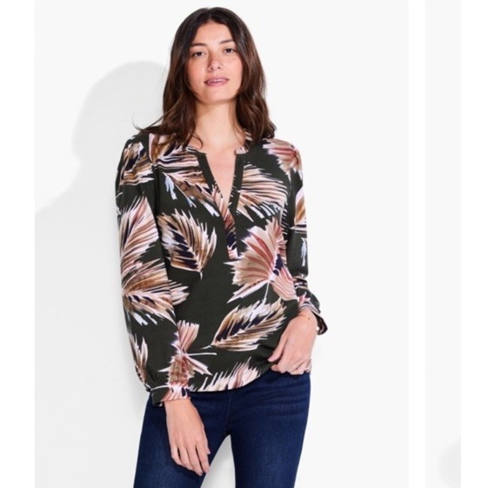 NWT NZT By Nic Zoe Women's Top XS Palm Print V-Neck Blouse Green Multicolor